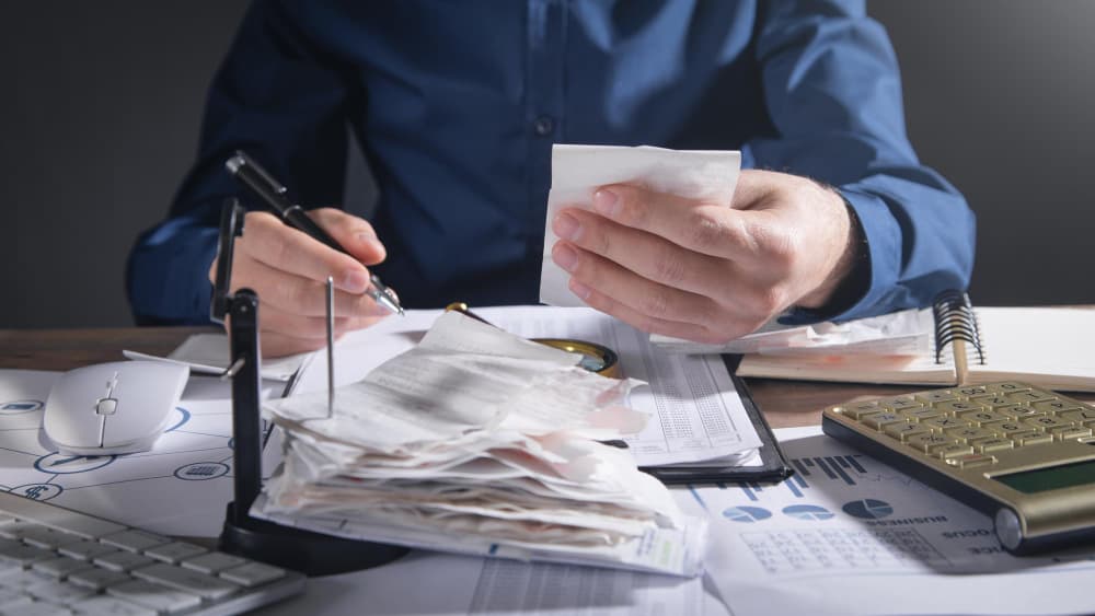 Duties of Treasurer: Managing Budgets and Predicting Risks